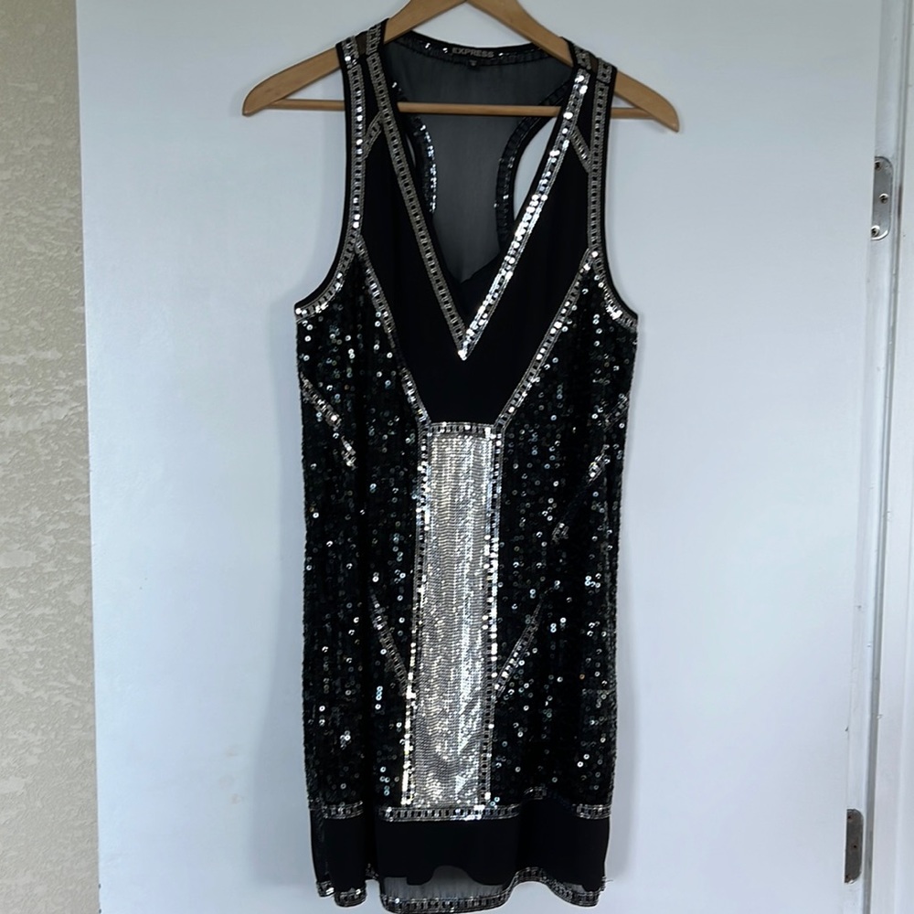 Black Sleeveless Express Sequins Shift Dress - Med